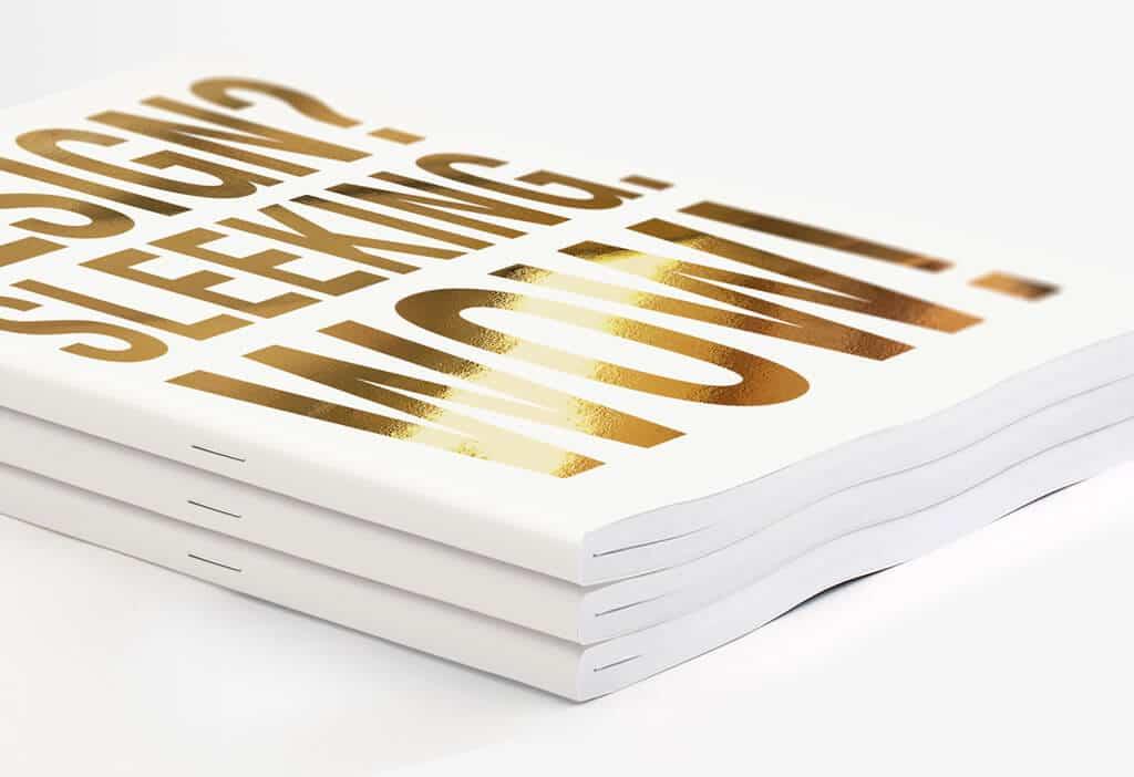 Squarfold_gebrocheerd_met_UV.jpg Squarfold_gebrocheerd_met_UV.jpg