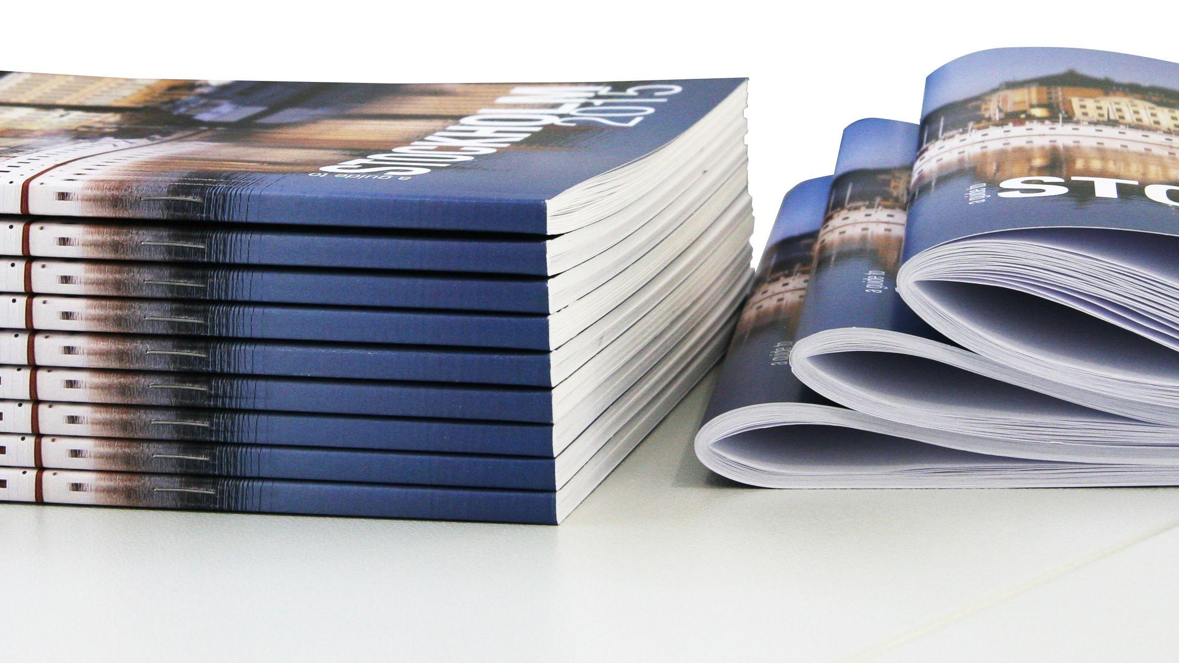 Squarefold_en_standaard_brochren.jpg Squarefold_en_standaard_brochren.jpg